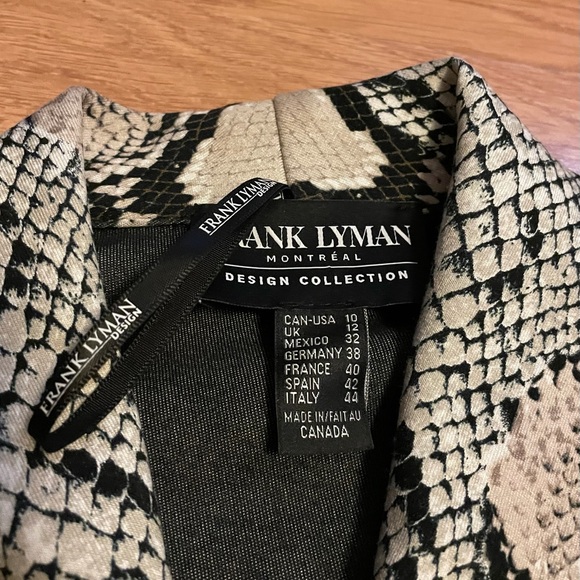 💕HOST PICK Frank Lyman snakeskin print blazer - Picture 7 of 8